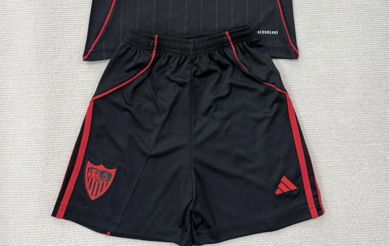 b47e1785 Short Sevilla alternativa 25/26 - Imagen 1