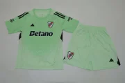 Kit de niño River Plate portero color verde 25/26