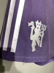 Short Manchester United visitante color azul 25/26 versión jugador - Imagen 3