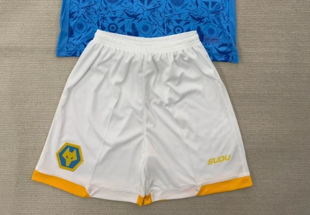 10a7a37b Short Wolves alternativa 25/26 - Imagen 1