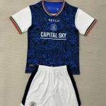 Kit de niño Luton Town visitante 25/26