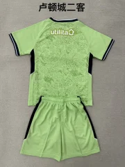 Kit de niño Luton Town alternativa 25/26 - Imagen 2