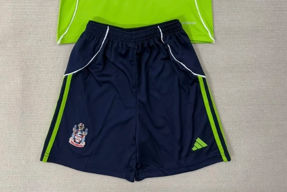 211acfe3 Short Fulham visitante 25/26 - Imagen 1