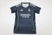 Real Madrid visitante 25/26 versión femenina