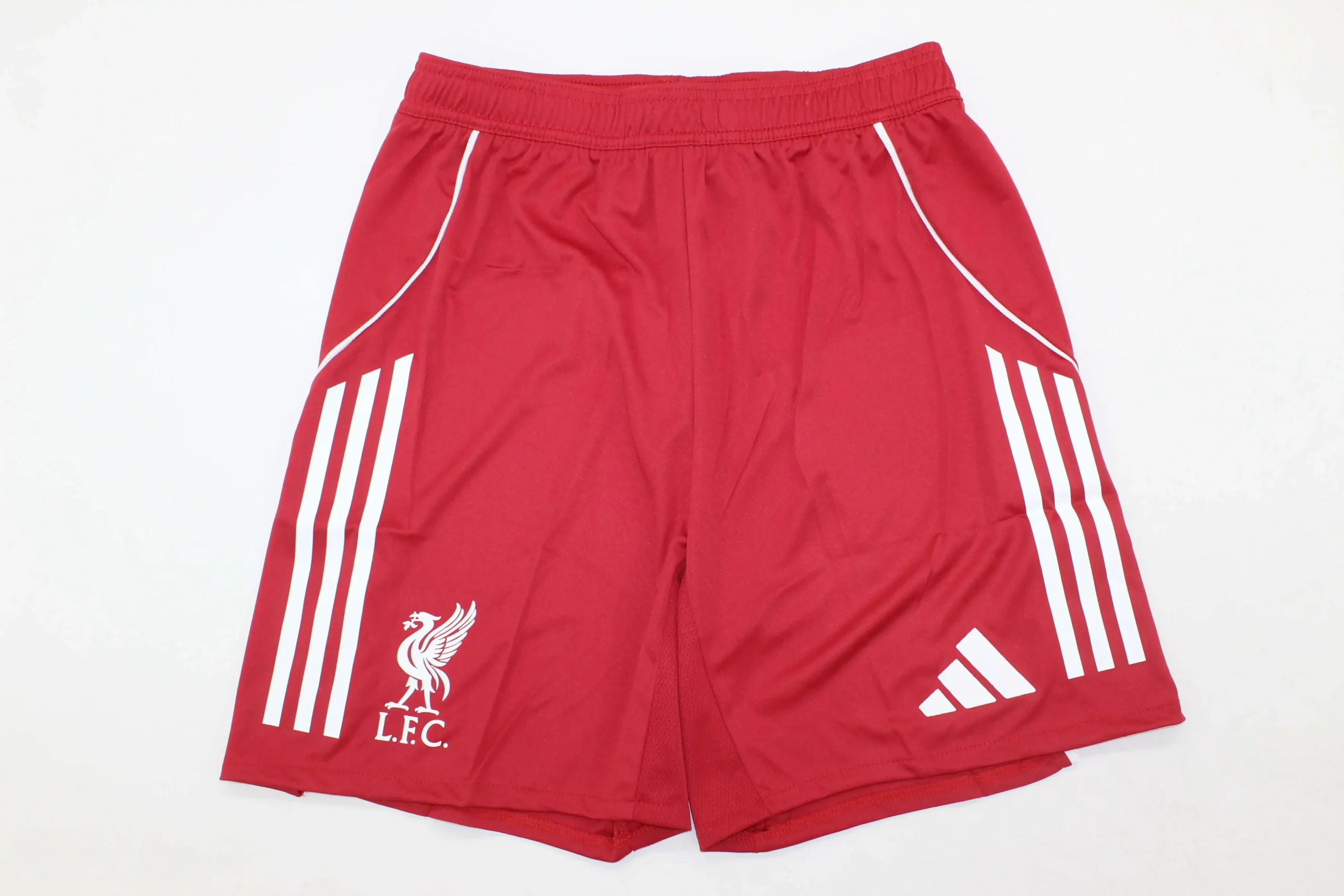 37e7c35a Short Liverpool local 25/26 versión jugador - Imagen 1