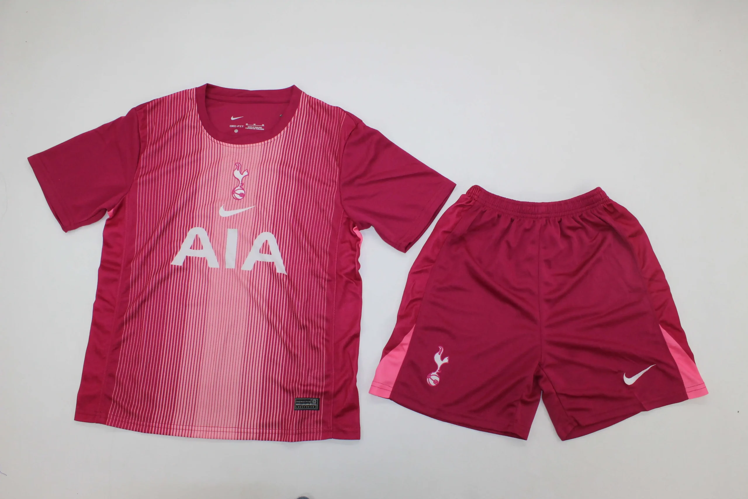 37ee27e2 Kit de niño Tottenham portero color rosa 25/26 - Imagen 1