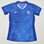 Chelsea local 25/26 versión femenina