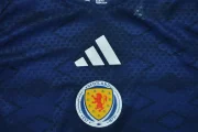 Kit de niño Escocia local 2026 versión jugador - Imagen 9