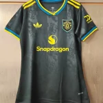Manchester United alternativa 25/26 versión femenina