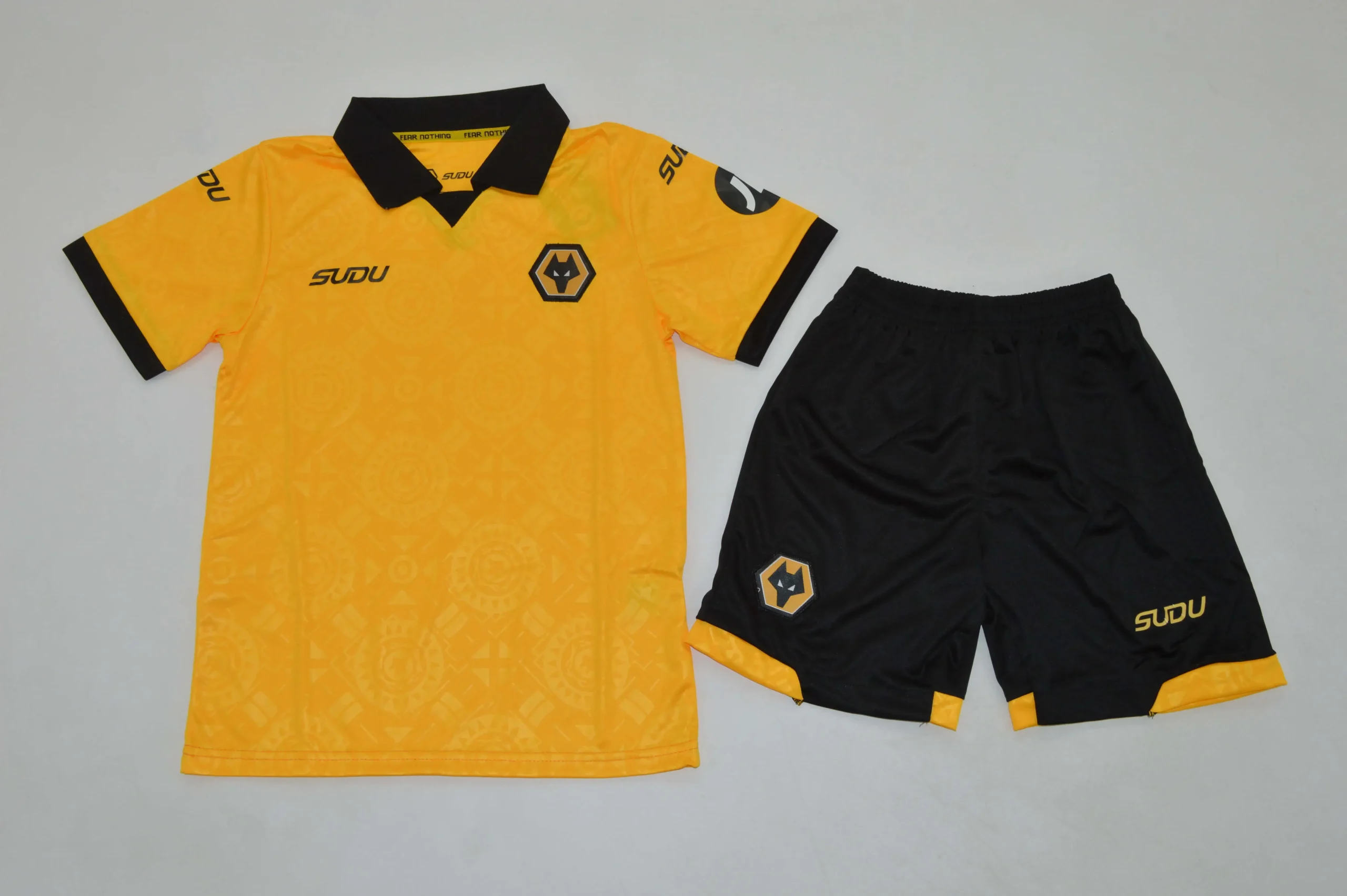 50413302 Kit de niño Wolves local 25/26 - Imagen 1