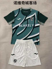 Kit de niño Norwich City visitante 25/26