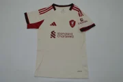 Liverpool visitante 25/26 versión femenina