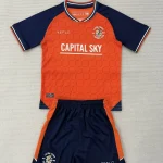 Kit de niño Luton Town local 25/26