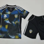 Kit de niño Leeds United alternativa 25/26