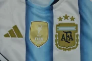 Kit de niño Argentina local 2026 manga larga - Imagen 9