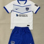 Kit de niño Portsmouth visitante 25/26