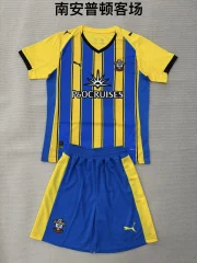 Kit de niño Southampton visitante 25/26