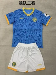 Kit de niño Wolves alternativa 25/26