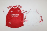 Kit de niño Arsenal local 25/26 versión jugador