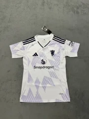 Manchester United visitante 25/26 versión femenina