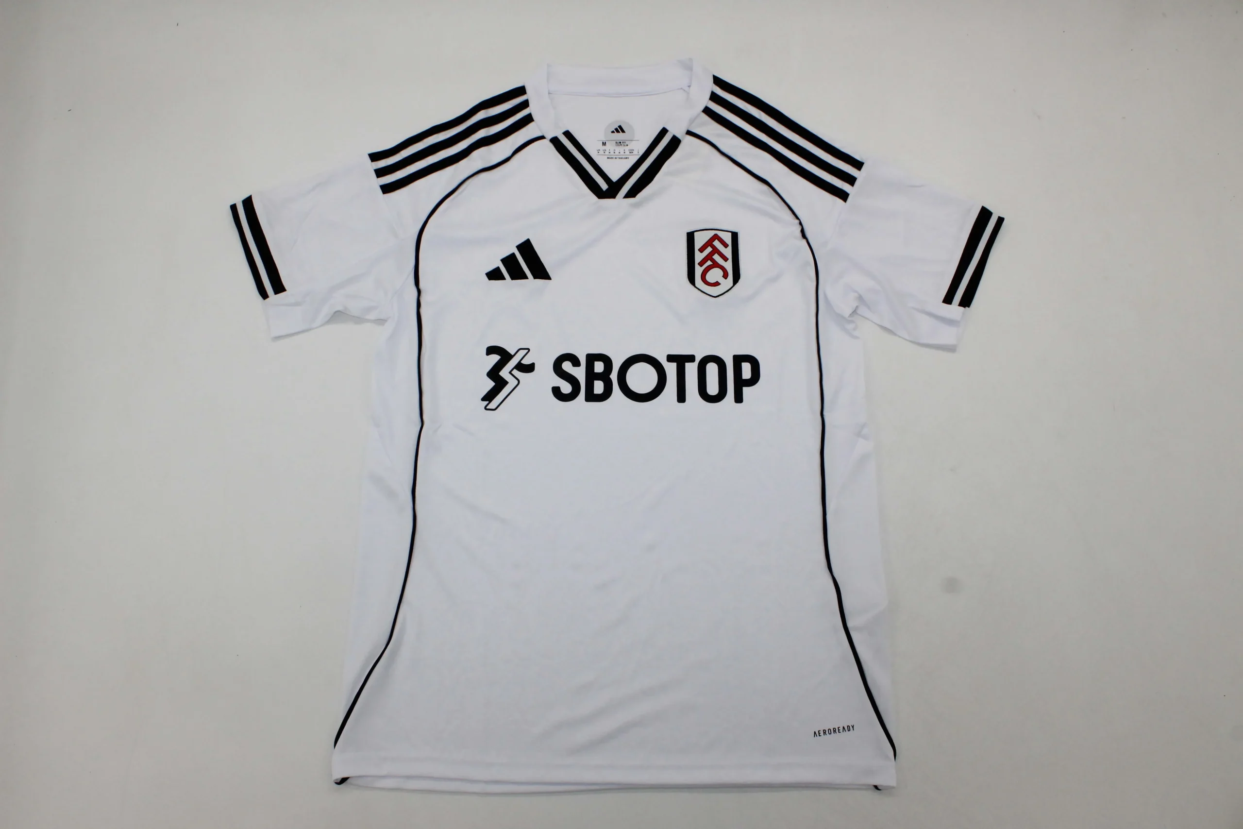 Clubes26-Fulham-local-portada Fulham local 25/26 - Imagen 1