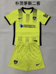 Kit de niño Portsmouth alternativa 25/26