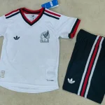 Kit de niño México visitante 2026 versión jugador