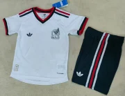 Kit de niño México visitante 2026 versión jugador