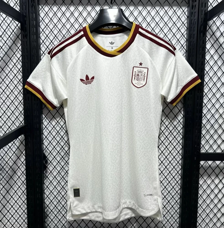 1c12d4a5 España visitante 2026 versión femenina versión jugador - Imagen 1