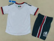 Kit de niño México visitante 2026 versión jugador - Imagen 3