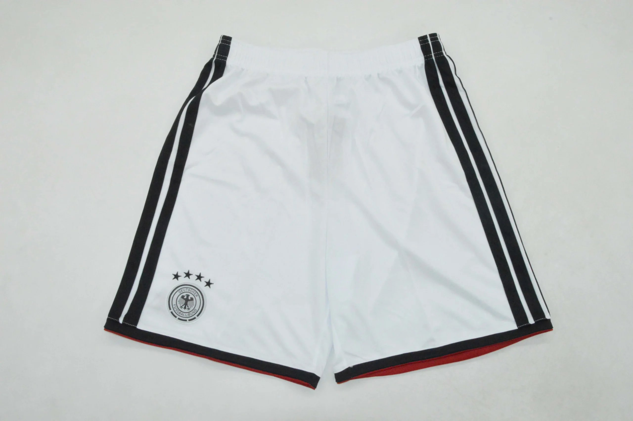 751ef9f9 Short Alemania local color blanco 2026 - Imagen 1