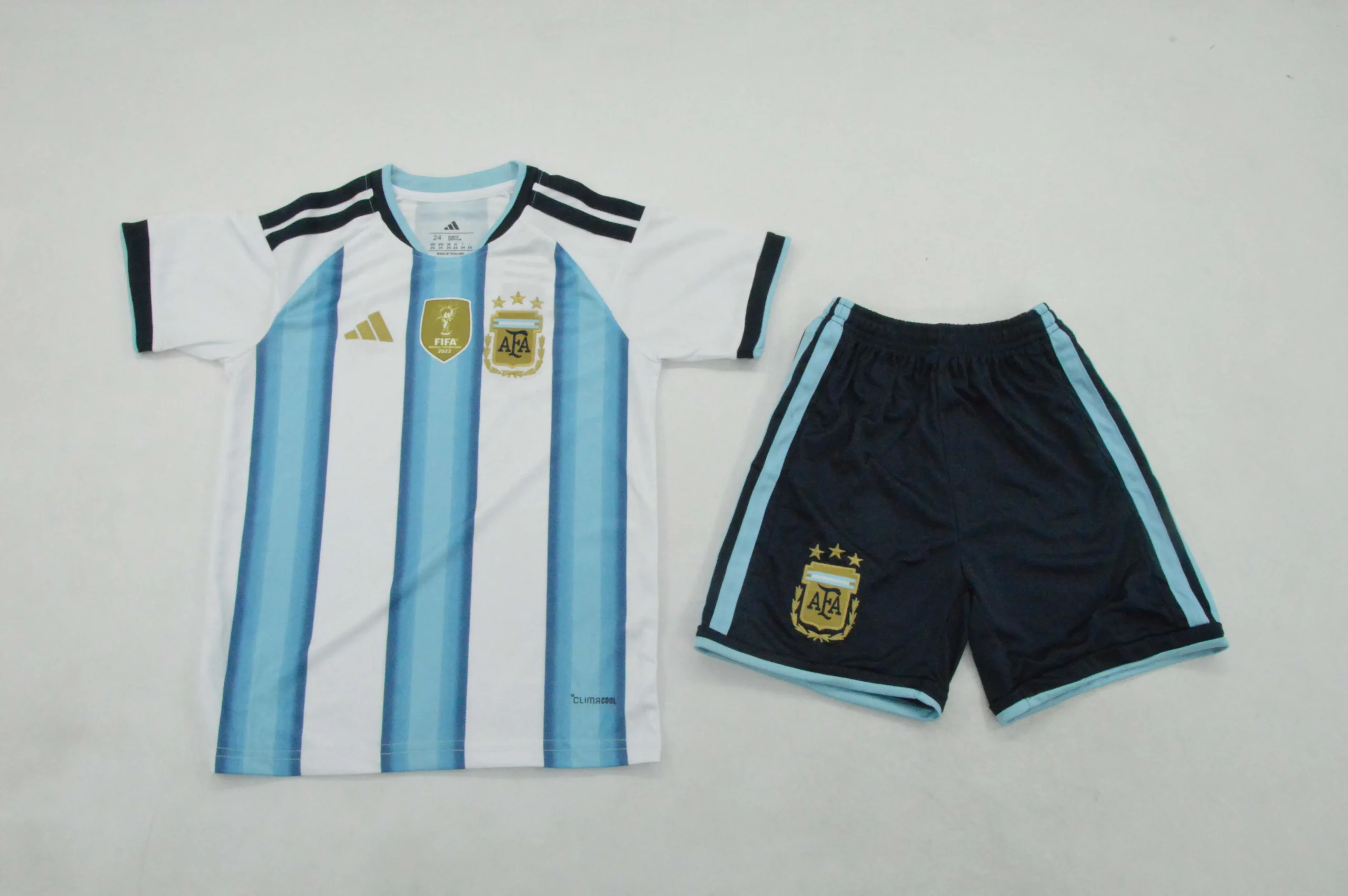 7b6cf15c Kit de niño Argentina local 2026 - Imagen 1