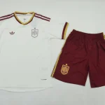 Kit de niño España visitante 2026 versión jugador