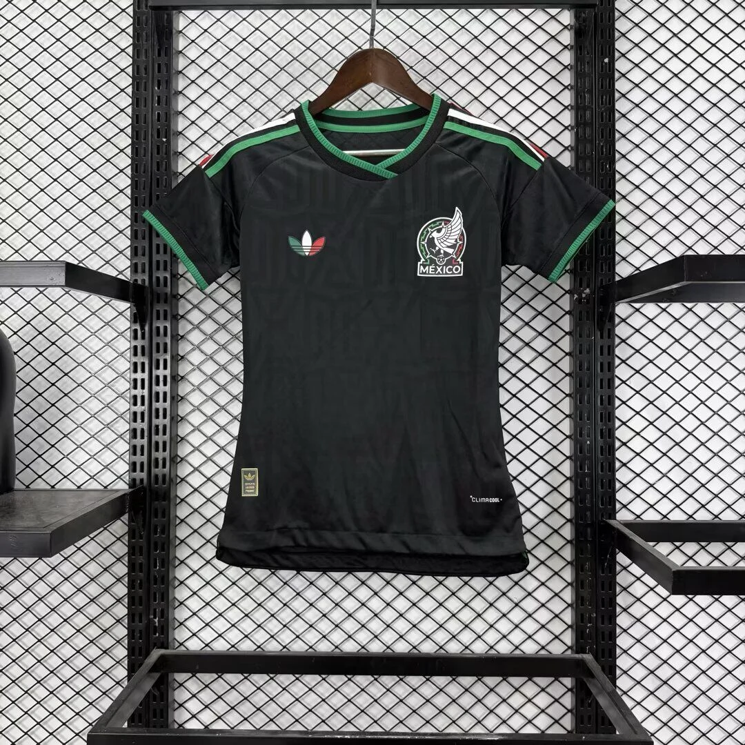 cac47f39 México alternativa 2026 versión femenina versión jugador - Imagen 1